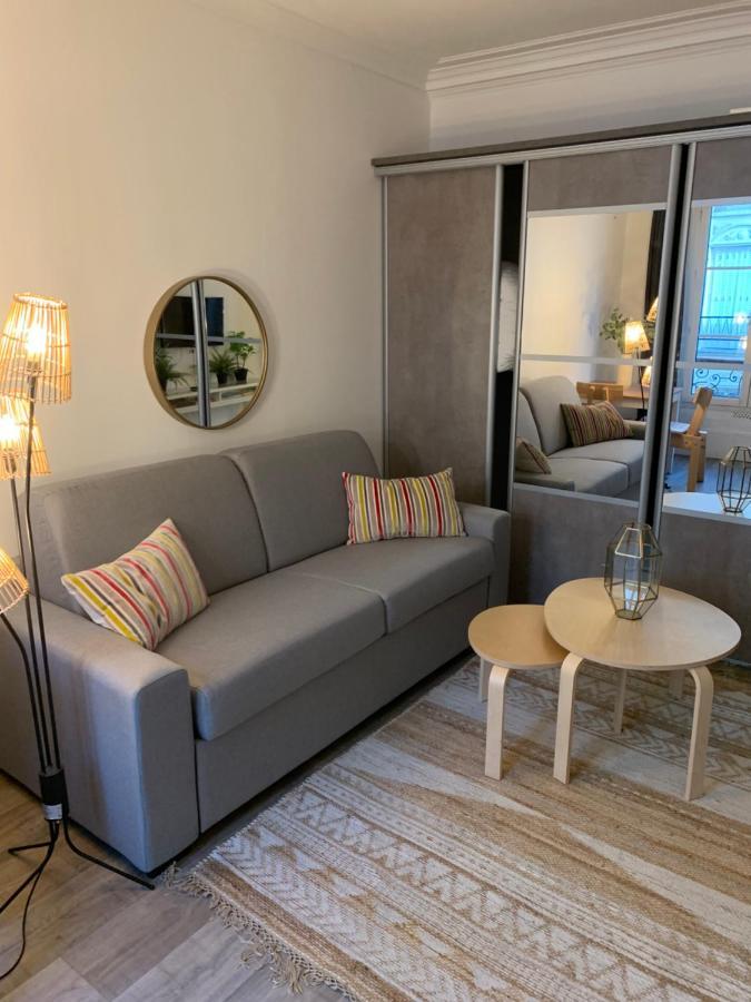 Studio Moderne Au Coeur De Paris Batignolles Exterior photo